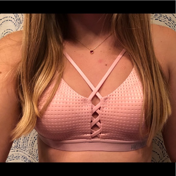 Victoria's Secret Other - Victoria’s Secret Lightweight Sports Bra
